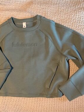 Lululemon Embossed Logo Crewneck Sweatshirt | Sage Green | Size 6 (small)